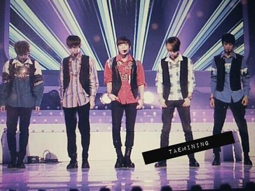 121011 SHINee @ ABU Radio Song Festival Tumblr_mbqh1isXnA1qcl8qx