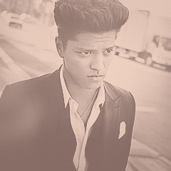 Bruno Mars Tumblr_mbtx2o3SJt1rom94y