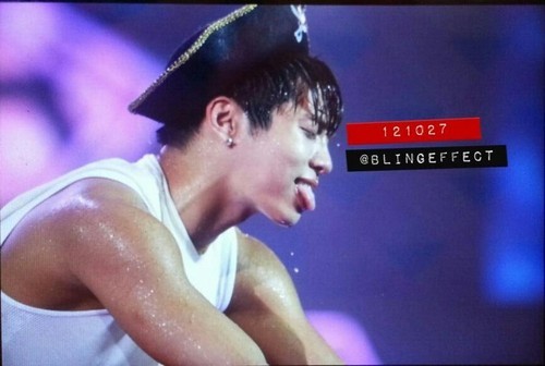 121027 Jonghyun @ SWC II in Hongkong Tumblr_mckd1s6liW1qcl8qx