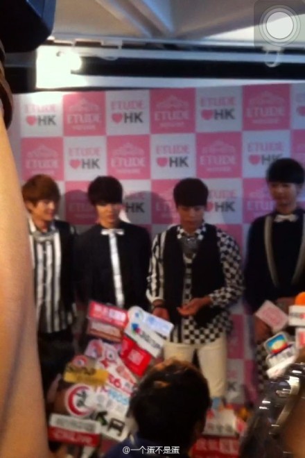 [IMG/291012] SHINee Conferencia de Prensa @ Etude House HK  Tumblr_mcn8avRwtm1qcl8qx