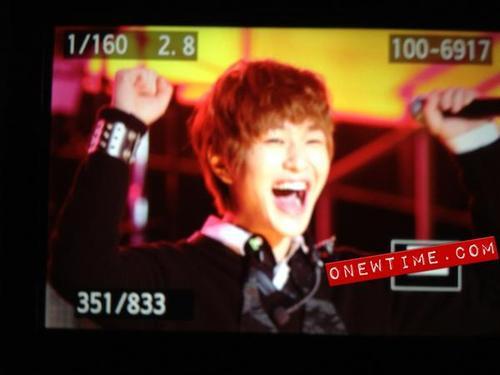  121117 SHINee @ Shanghai White Music Festival Tumblr_mdmwnj4BLO1qcl8qx