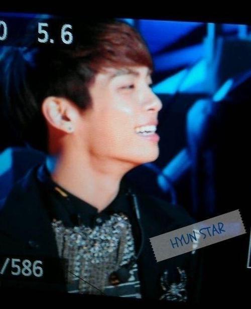  121117 SHINee @ Shanghai White Music Festival Tumblr_mdmxpwEAg21qcl8qx