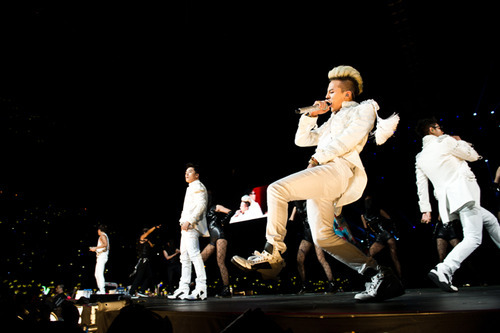 POSTED HACE 2 DÍAS [Trad] MTV K: Review sobre el “Alive Galaxy Tour 2012” de Bigbang en New Jersey Tumblr_mdt1y0cxbo1rn2shz