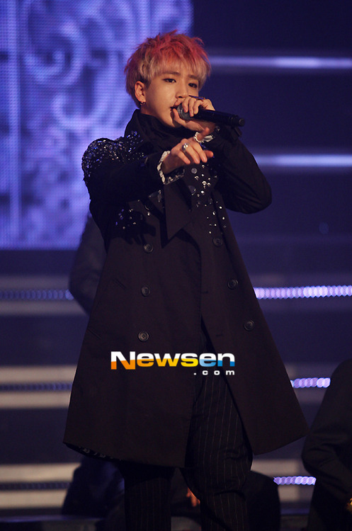 [121203] Baro "l'anxiété du premier concert... Confiant pour faire une bonne performance" Tumblr_mel8huWCZy1qihfgk