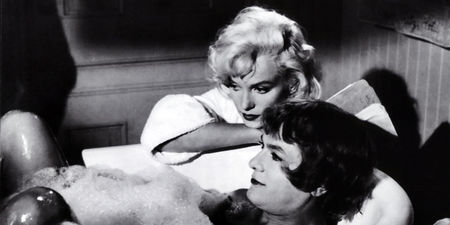 Etoiles et  toiles - Page 3 3438739_3_daae_marilyn-monroe-et-tony-curtis-dans-certains_0bf6ae93a878c9f362b377105276dd3f