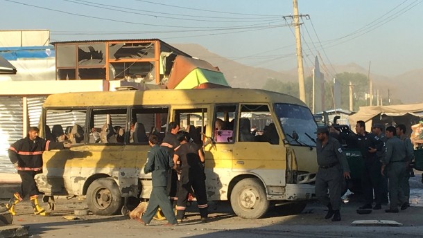 Afganistan Einsatzkraefte-am-anschlagsort