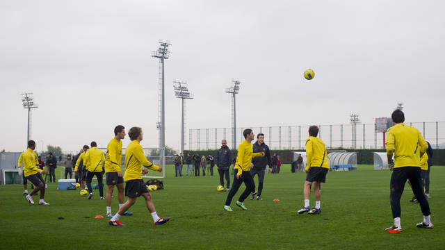 صور تدريبات الفريق لهذا اليوم  بتاريخ الثلاثاء 15 نوفمبر 2011 2011-11-15_ENTRENAMIENTO_FCB_020.v1321372757