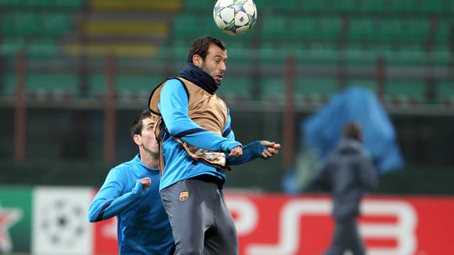 صور تدريبات برشلونة في ميلانو 2011-11-22_ENTRENO_19.v1321990429