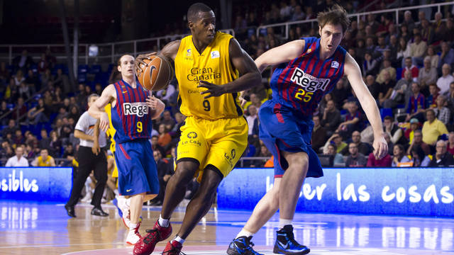 من الرسمي برشلونة ريغال لكرة السلة يحقق الأنتصار على فريق Gran Canaria بنتيجة (63-47) 2011-12-04_FCB_REGAL_-_GRAN_CANARIA_2014_034.v1323013222