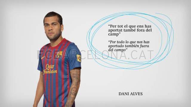 [ صــور ] "روسيل" ونجوم البارسا : " شكراً لك يا غوارديولا .. ولن ننسى مافعلته قط"  Alves-Guardiola-Frases-Jug-Optimized.v1339494259