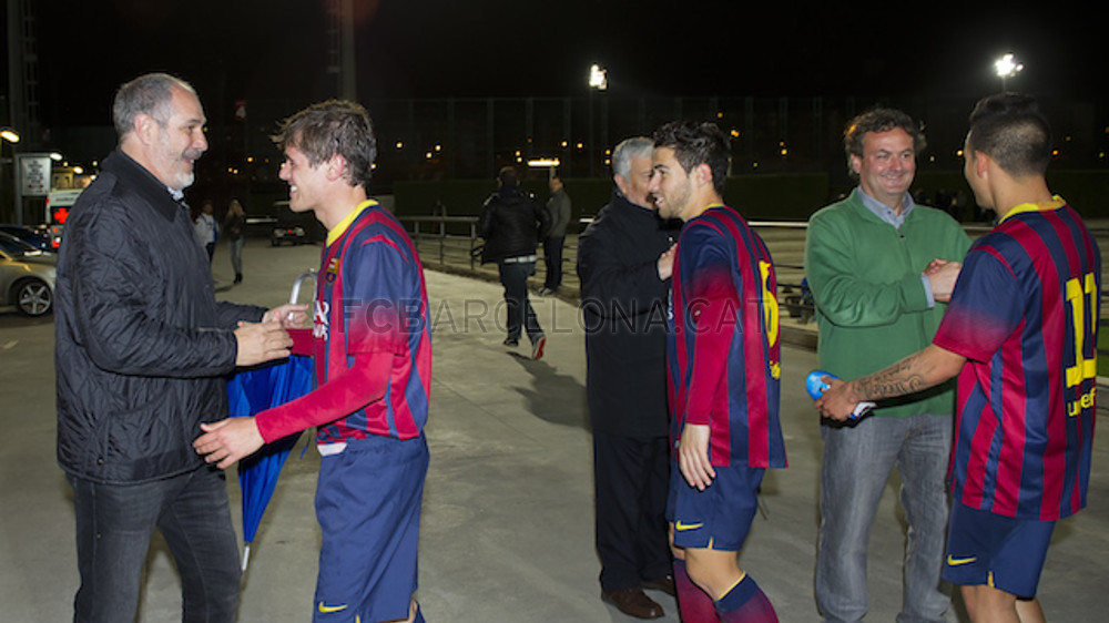 بالصور والفيديو: هكذا احتفل منير الحدادي ورفاقه بلقب الليغا    Pic_2014-04-02_FCBJUVENILAvsDAMM_59.v1396472059