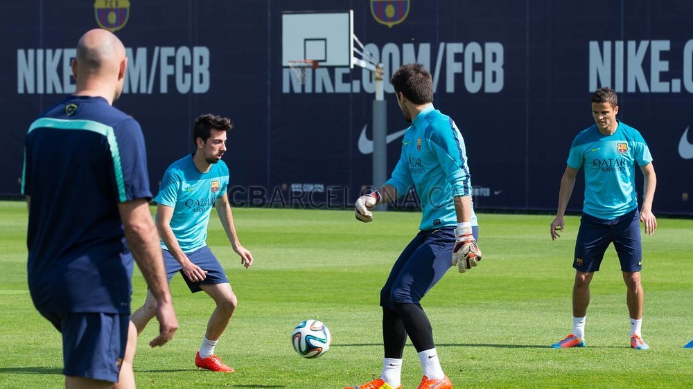 بالصور: برشلونة يستهل تحضيراته لنهائي كأس الملك 14-04-2014 2014-04-14_ENTRENAMENT_PRIMER_EQUIP_030-Optimized.v1397474964