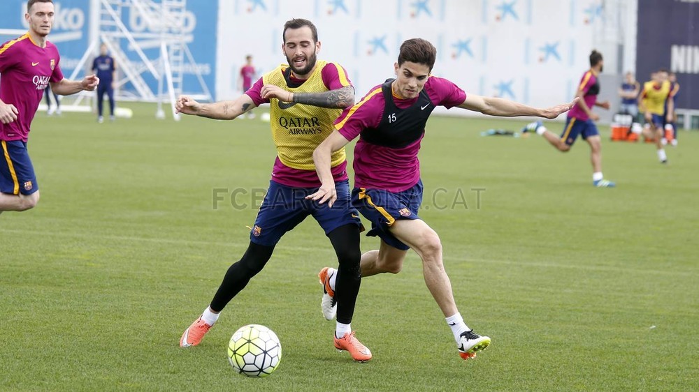 صور : تدريبات برشلونة 12-05-2016  2016-05-12_ENTRENO_45-Optimized.v1463057416