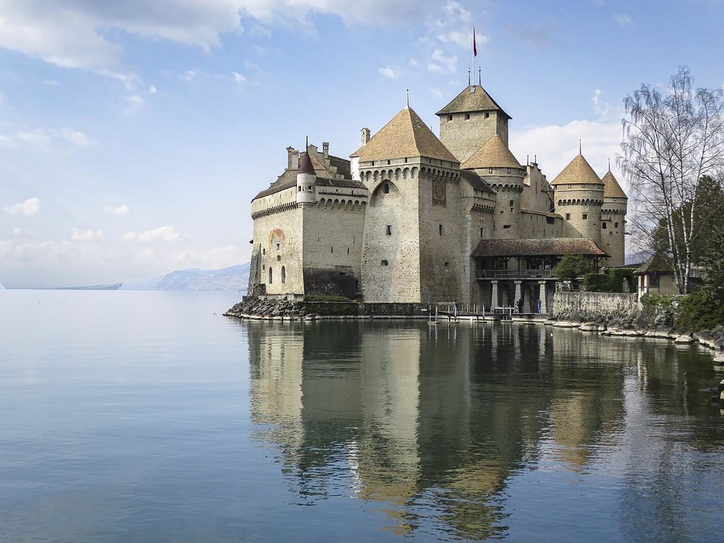 83 địa điểm rất đẹp trên thế giới Chateau-de-Chillon-Switzerland