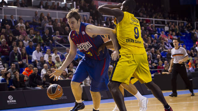 من الرسمي برشلونة ريغال لكرة السلة يحقق الأنتصار على فريق Gran Canaria بنتيجة (63-47) 2011-12-04_FCB_REGAL_-_GRAN_CANARIA_2014_004.v1323012762