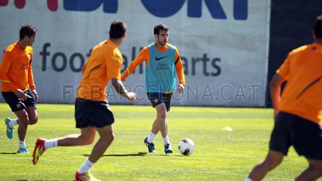 بالصور| تدريبات الأربعاء استعداداً لليفانتي  2012-04-11_entrenament_www.fcbarcelona_14_-Optimized.v1334143796