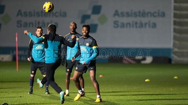  بالصور| تيتو يقود التدريبات ووصول متأخر لليو وأدريانو 2013-01-02_ENTRENAMENT_FC_BARCELONA_-_025-Optimized.v1357154884