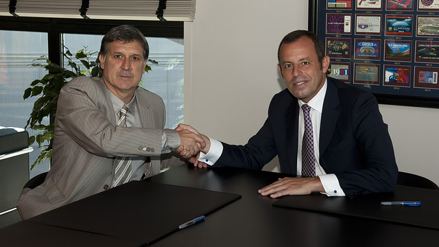 Martino ya ha firmado su contrato 250713_SIGNATURATATA_VIC_9706.v1374833894