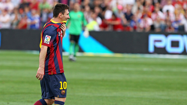 Messi sufre una lesión muscular 2013-09-28_ALMERIA-BARCELONA_17.v1380391720