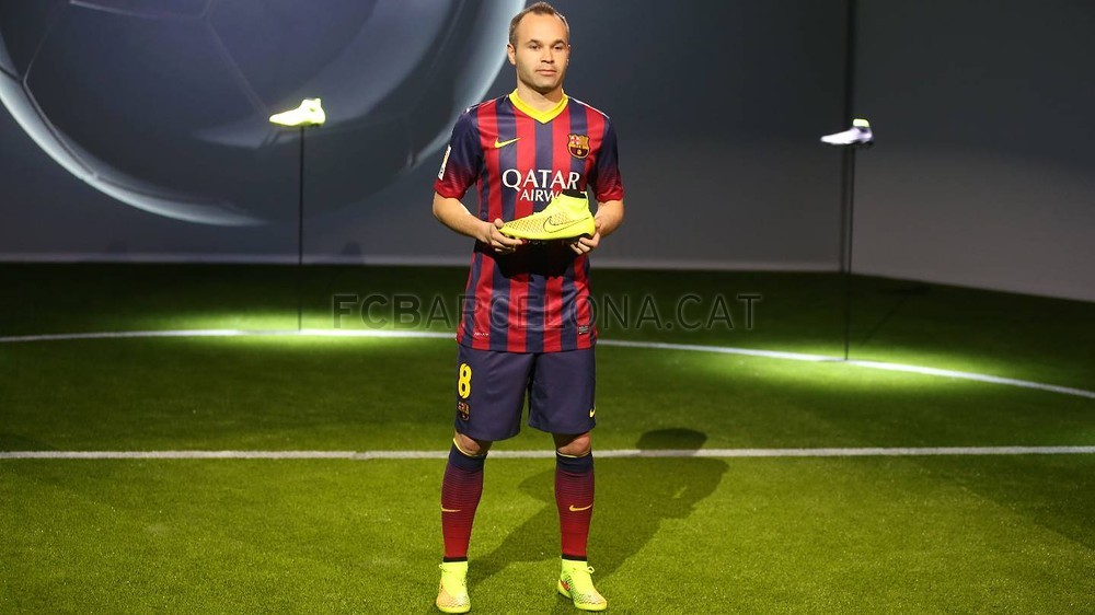 صورة : أندريس انيستا في تقديم حذائه الجديد أمس Pic_2014-03-06_INIESTA_BOTAS_06-Optimized.v1394126643