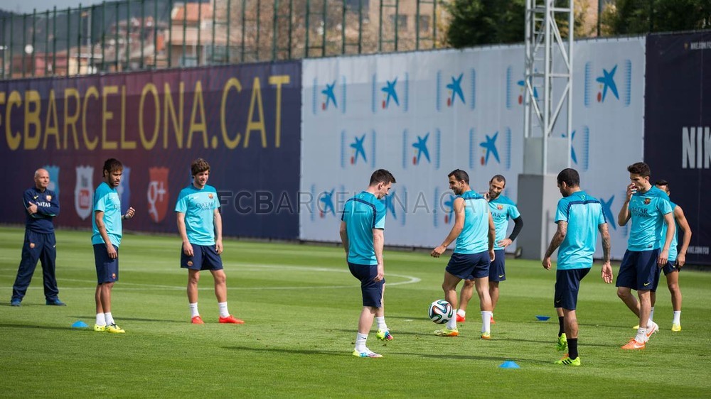 بالصور : مران برشلونة الأخير قبل السفر الى فالنسيا 15-04-2014 Pic_2014-04-15_ENTRENAMENT_PRIMER_EQUIP_050-Optimized.v1397558357