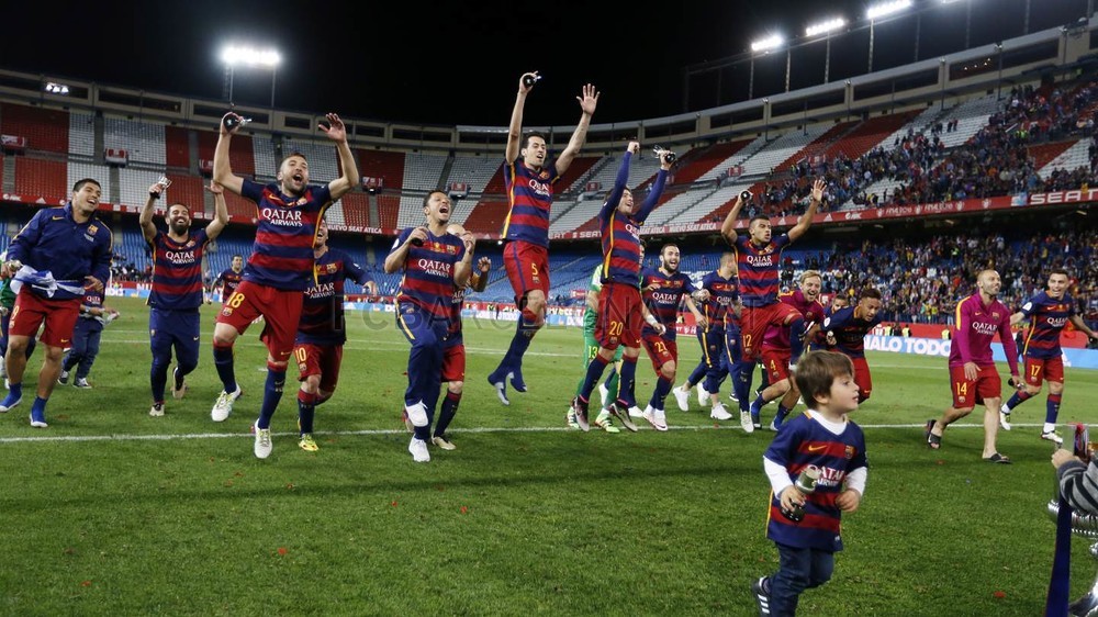 صور : احتفالات لاعبي برشلونة بعد التتويج بالكأس  2016-05-22_SEVILA-BARCELONA_54-Optimized.v1463962172