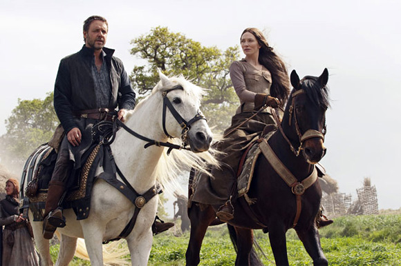 Robin Hood (2010) Robinhood-officialphotos-courier-01