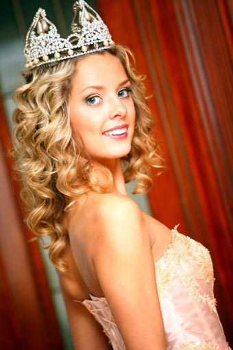 Ieva Lase was crowned Miss Earth Latvia 2013 112309013740Latvia-Ieva-Lase