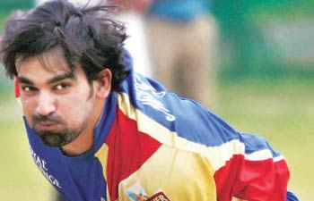 Players join 2nd Team - Page 2 Zaheer-khan_350_040612033509