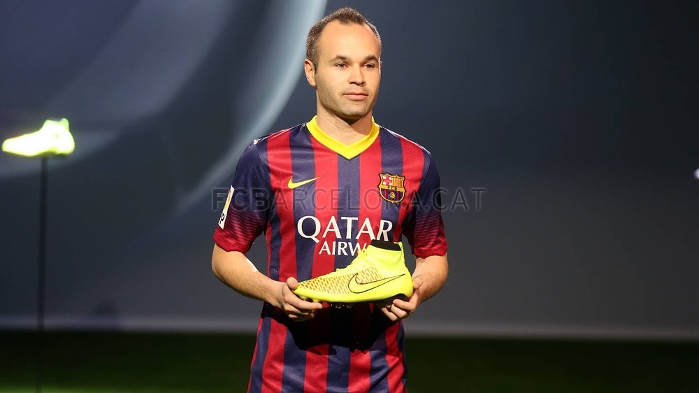 صورة : أندريس انيستا في تقديم حذائه الجديد أمس Pic_2014-03-06_INIESTA_BOTAS_07-Optimized.v1394126612