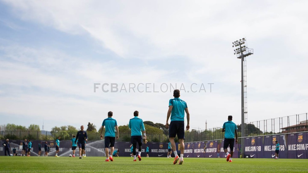 بالصور : مران برشلونة الأخير قبل السفر الى فالنسيا 15-04-2014 Pic_2014-04-15_ENTRENAMENT_PRIMER_EQUIP_007-Optimized.v1397558199