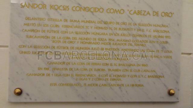 [ صــور ] "وفد من برشلونة يشارك بدفن رماد سآندور كوكسيس" من الموقع الرسمي La_foto_11-Optimized.v1348250870