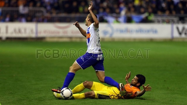 بالصور : أقوى لحظات مباراة البارسا ضد ألافيس  1012-10-30_ALAVES-BARCELONA_07-Optimized.v1351639656