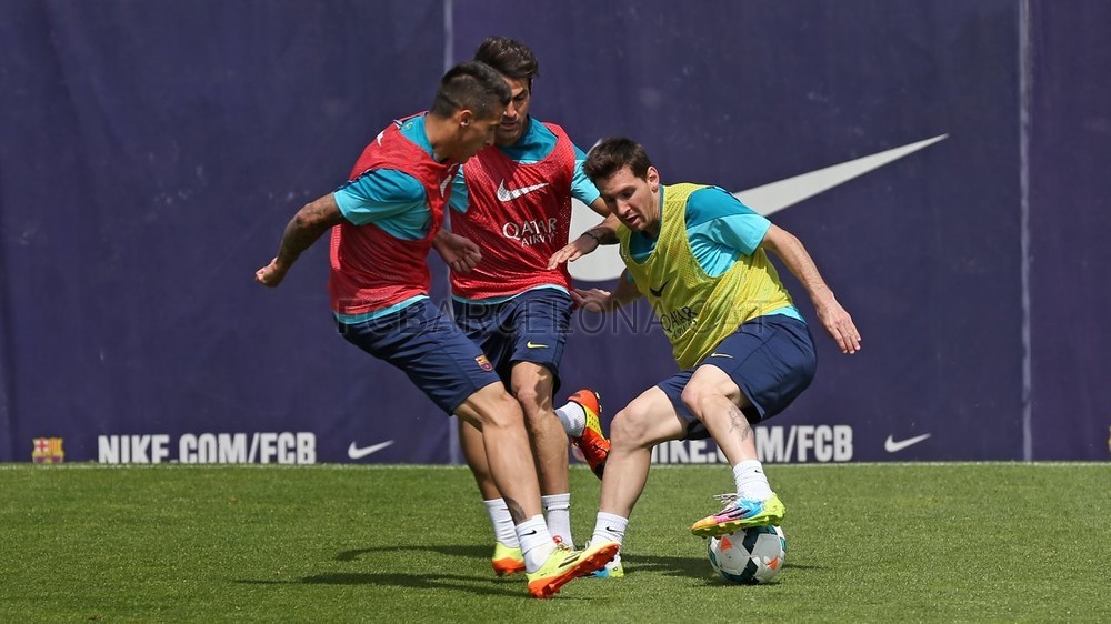 صور : تدريبات لاعبي برشلونة قبل مواجهة التشي  Pic_2014-05-06_ENTRENO_31-Optimized.v1399373873