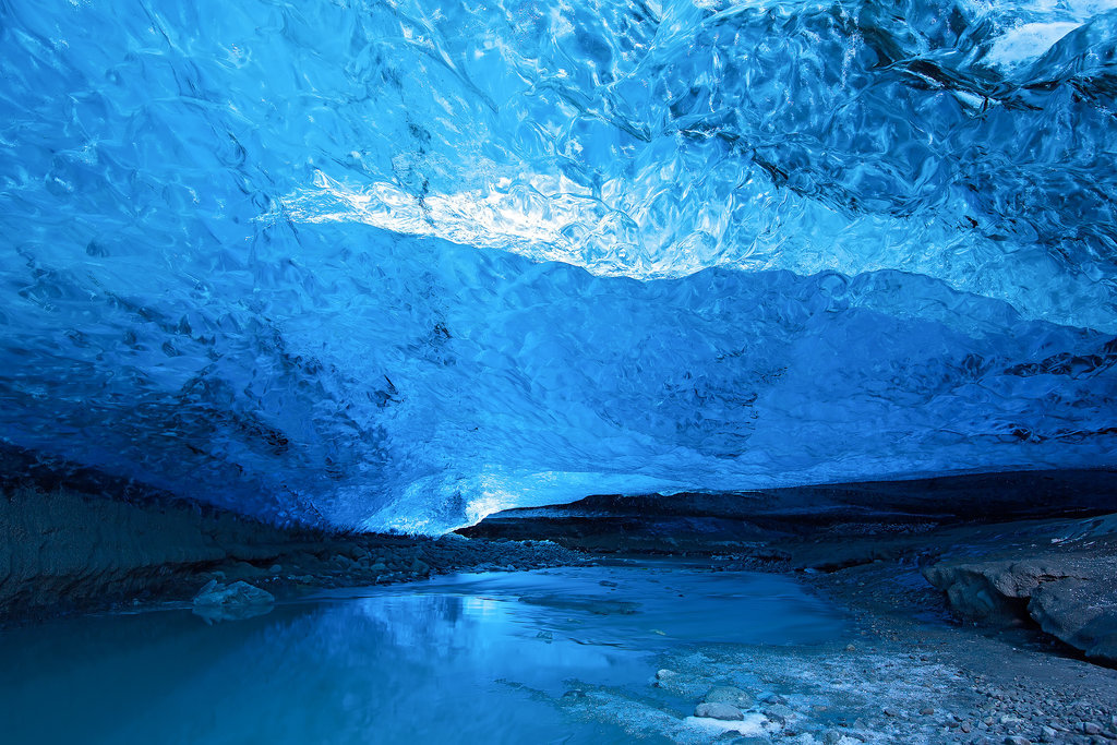 83 địa điểm rất đẹp trên thế giới Glacier-Ice-Cave-Iceland