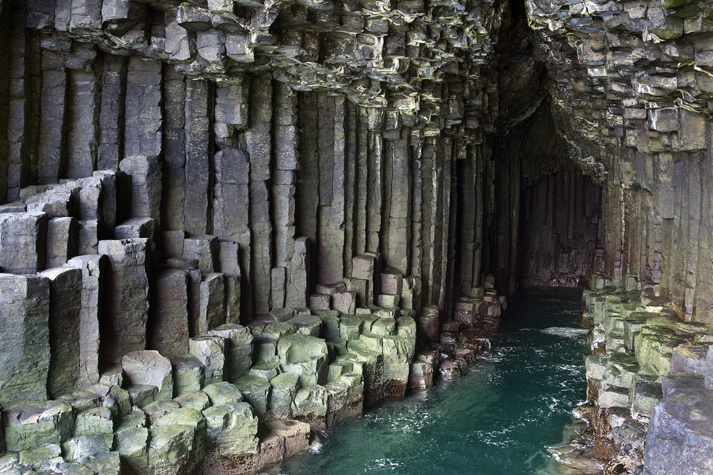 83 địa điểm rất đẹp trên thế giới Fingal-Cave-Scotland