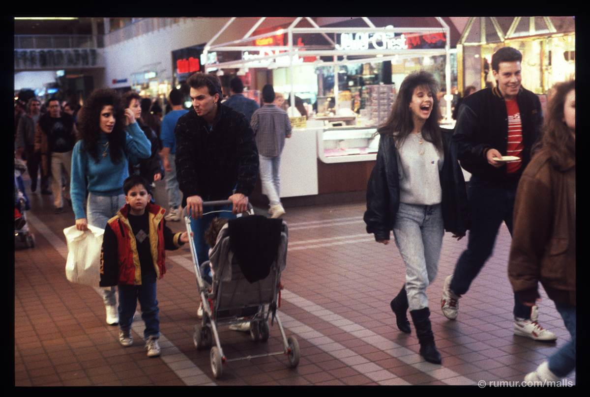 80s Eighties 1980s 10 character  limit yeahhhhh Ss-110406-mall-scenes-laughing%20couples.ss_full