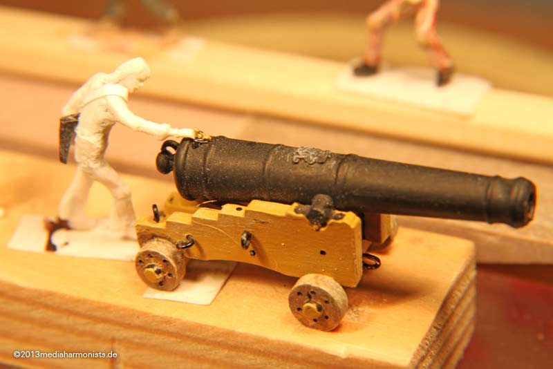 Le plastique c'est fantastique (HMS Victory) - Page 2 800_Victory_guncrew_0848