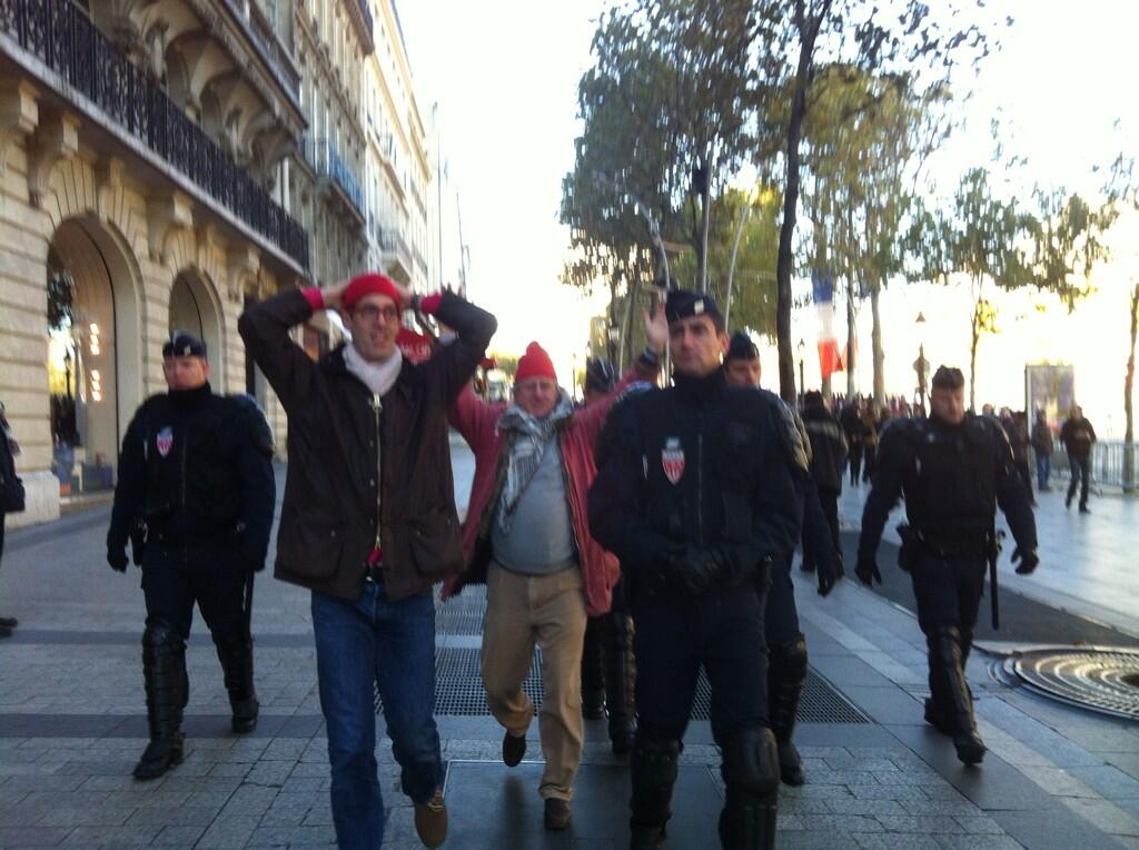 Nouvelle révolution française pour bientôt / La revolte du peuple de France - Page 8 Manif-bonnet-rouge-3