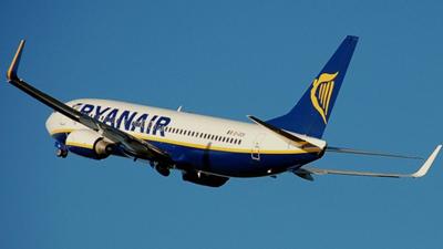 [Portugal] Avaria da Ryanair deixou passageiros em terra durante mais de oito horas Ryanair-aviao1227637f_400x225