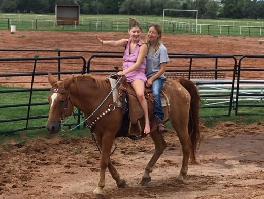 Oklahoma Mom Gives Legal Cannabis Oil to Epileptic Daughter to Stop Seizures – Now all 5 Children Medically Kidnapped Searcy-Briana-and-mom-on-horseback-e1513972360246