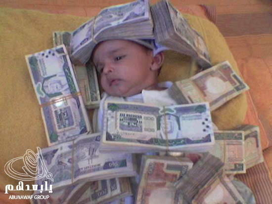 اغنى طفل في العالم وعمره لايتجاوز شهرا واحدا Poor_20baby