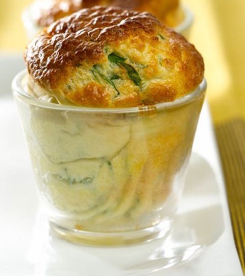 اطباق أجنبية  Souffle-a-l-emmental-et-aux-courgettes_diaporama_550