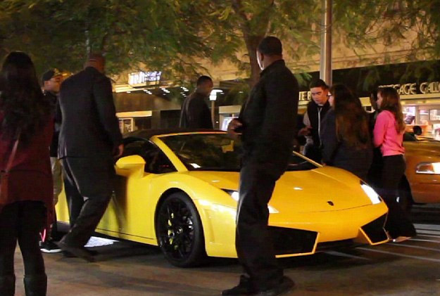 MI NOVIO ES UNA SUPERESTRELLA (JUSTIN BIEBER Y ________) - Página 2 Justin-bieber-lamborghini-amarillo-detencion