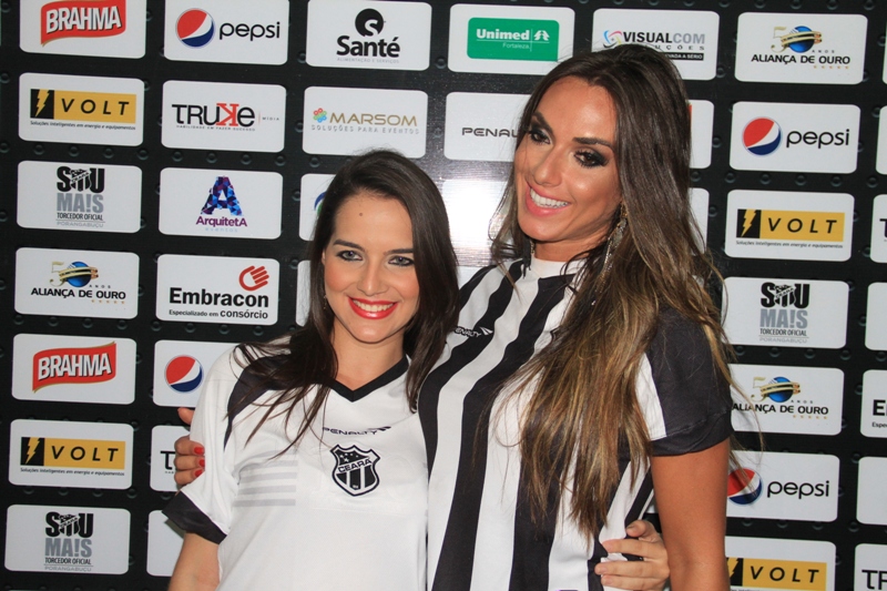 Com presença de Nicole Bahls, Ceará lança uniformes oficiais para 2014 IMG_4868_1