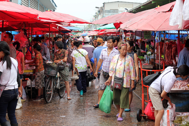 Bangkok aujourd'hui - Page 5 Shopping-markets-in-bangkok