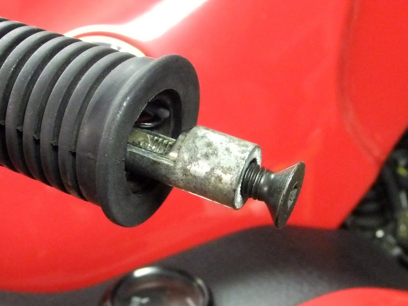 Bar end removal K1%20BMW%20%28136%29-L