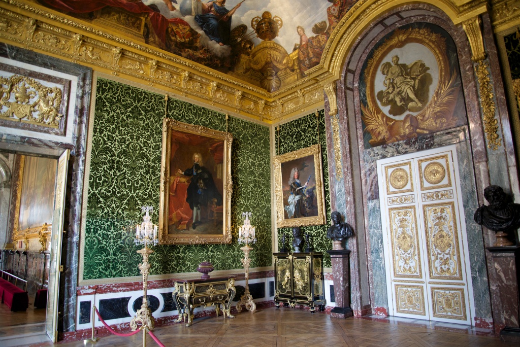 Palacio de Versailles Abundance-Salon-Chateau-de-Versailles-France