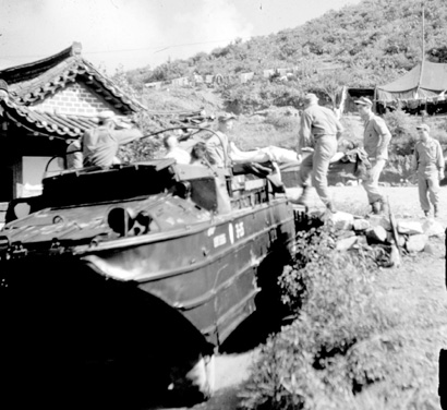 US Army en Corée Dukw_evac