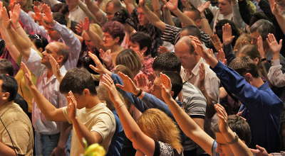 The Real Reason the Pentecostal Movement Keeps Growing by	ED STETZER Church-service-growth